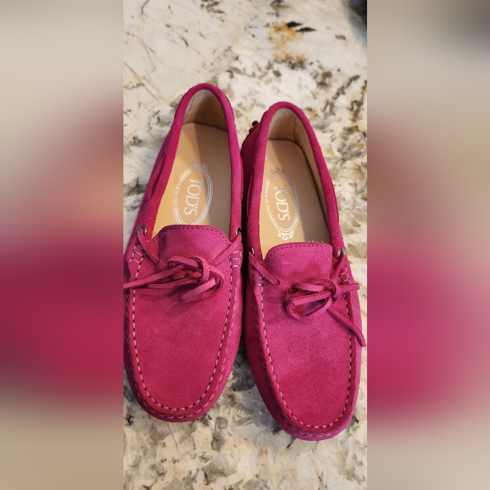 Tod's velvet flats.